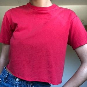 cozy cropped red t-shirt!